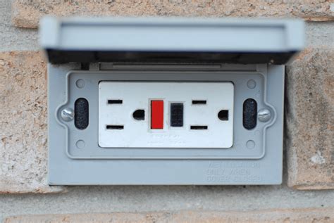 how many volt should outside electrical box be|electrical rules for outdoor outlets.